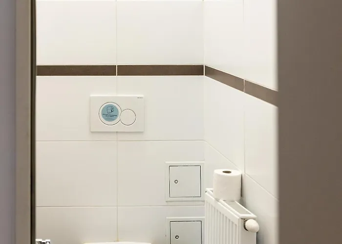 Stylish With Free Parking Apartment