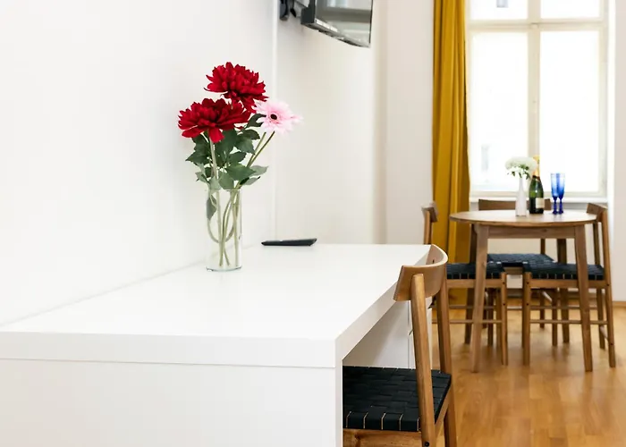 Stylish With Free Parking Apartment